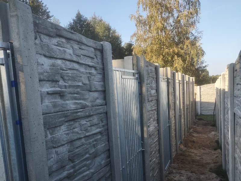 Zdjęcie - fundament pod ogrodzenie panele